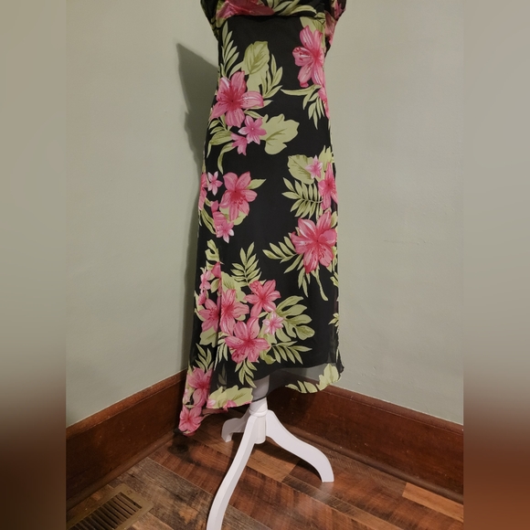 🧡 3 for $20 Size 8 Woman's Floral Tropical Black Pink Dress Hi low - Picture 2 of 8